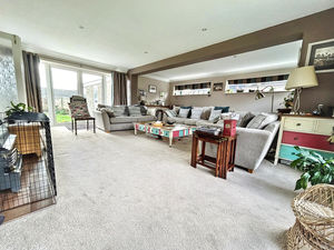 Lounge- click for photo gallery